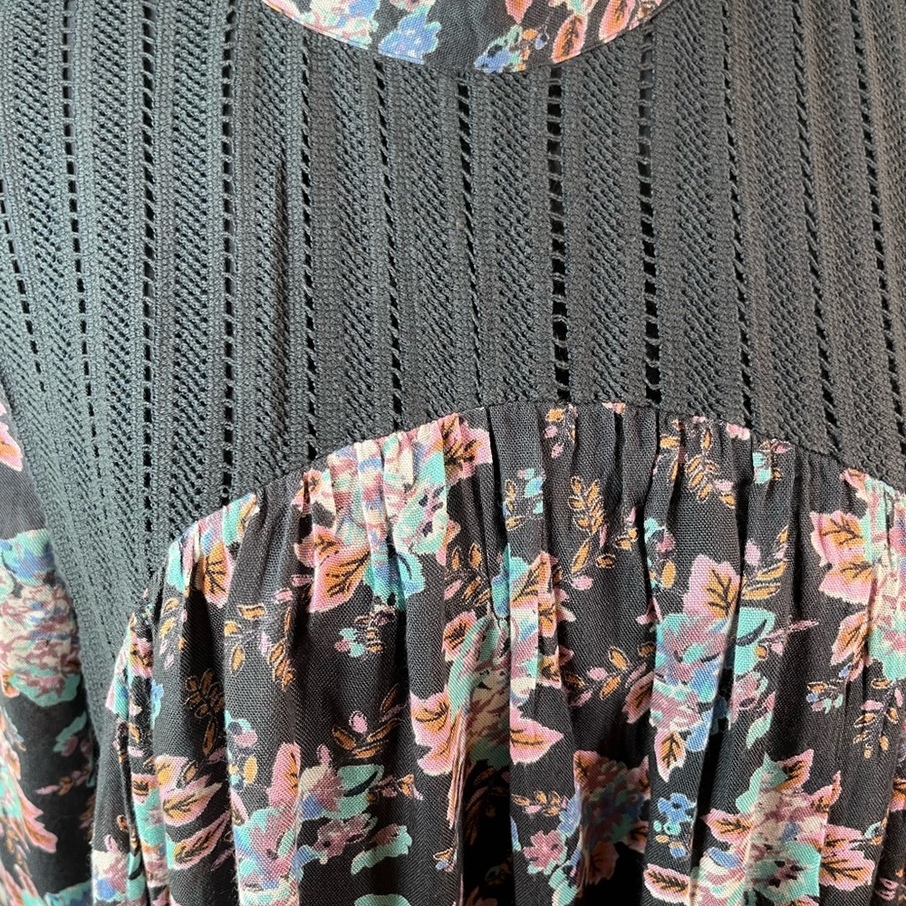 VOLCOM DRESS - Picture 6 of 11